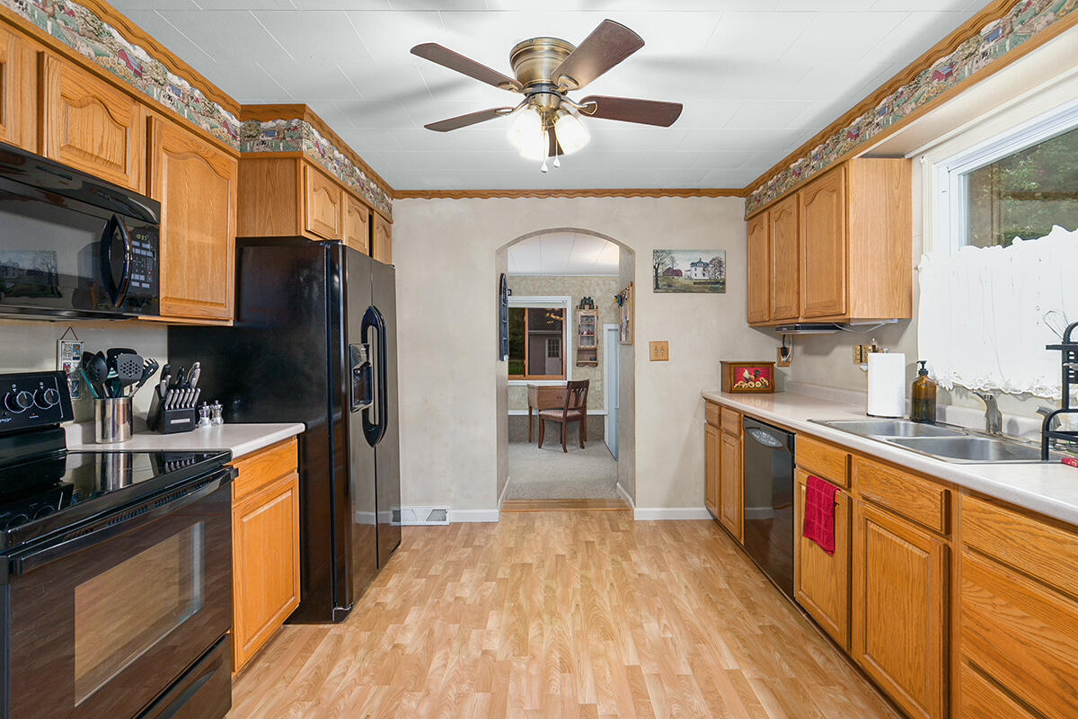 55562 Wilbur Road Three Rivers, MI 49093 - Photo 3 of 21 Kitchen
