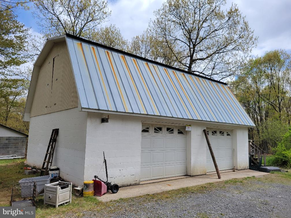 3045 Mann Road Hancock, MD 21750 - Photo 4 of 11