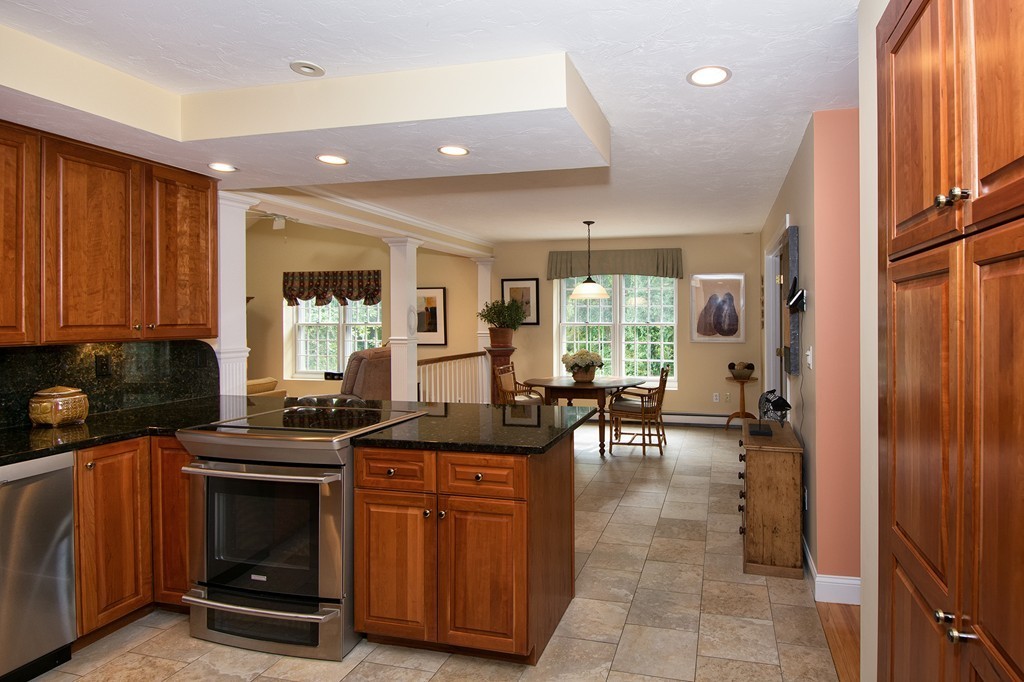 17 Maple Street Scituate, MA 02066 - Photo 11 of 30 Gallery Image 11