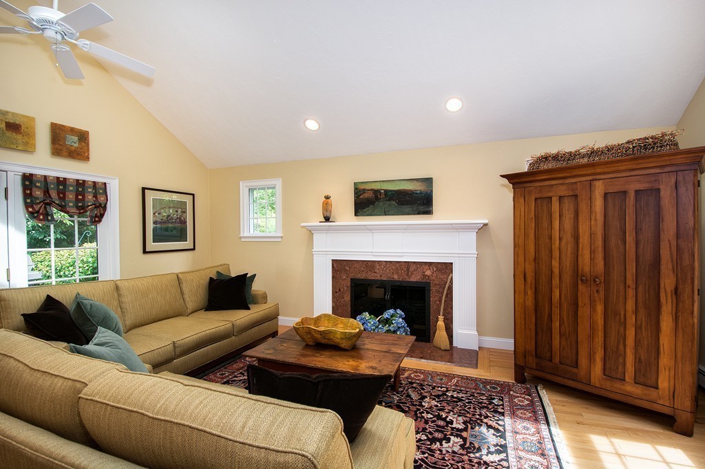 17 Maple Street Scituate, MA 02066 - Photo 6 of 30 Gallery Image 6