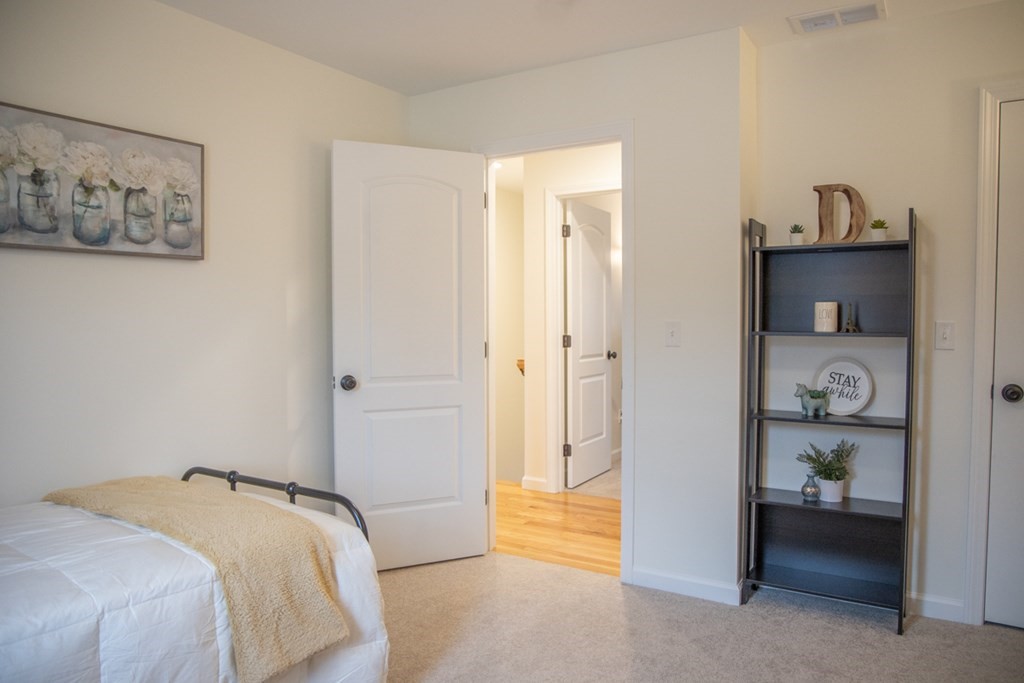 32 Elaine Circle Springfield, MA 01109 - Photo 29 of 42 Gallery Image 29