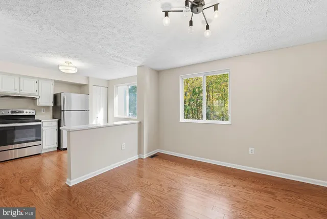 $2,350 | 1118 Casper Drive, Herndon, VA 20170