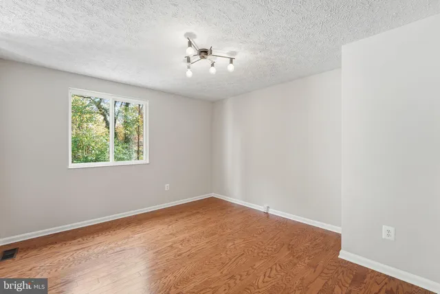 $2,350 | 1118 Casper Drive, Herndon, VA 20170