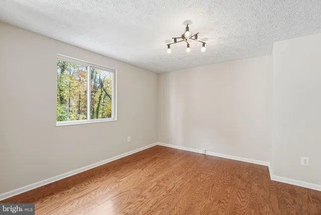 $2,350 | 1118 Casper Drive, Herndon, VA 20170