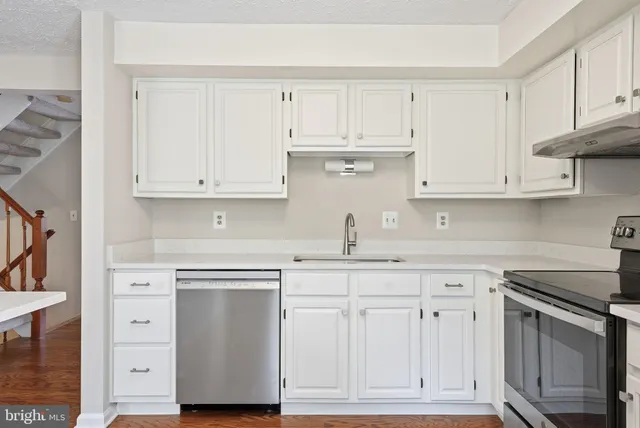 $2,350 | 1118 Casper Drive, Herndon, VA 20170