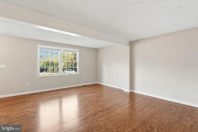 $2,350 | 1118 Casper Drive, Herndon, VA 20170