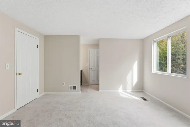 $2,350 | 1118 Casper Drive, Herndon, VA 20170