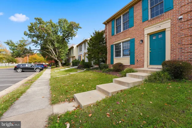 $2,350 | 1118 Casper Drive, Herndon, VA 20170