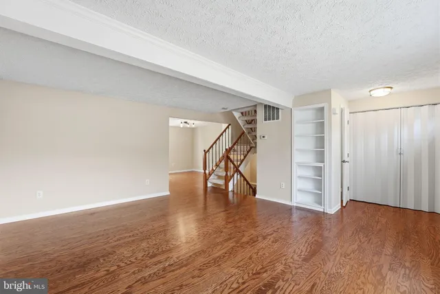 $2,350 | 1118 Casper Drive, Herndon, VA 20170