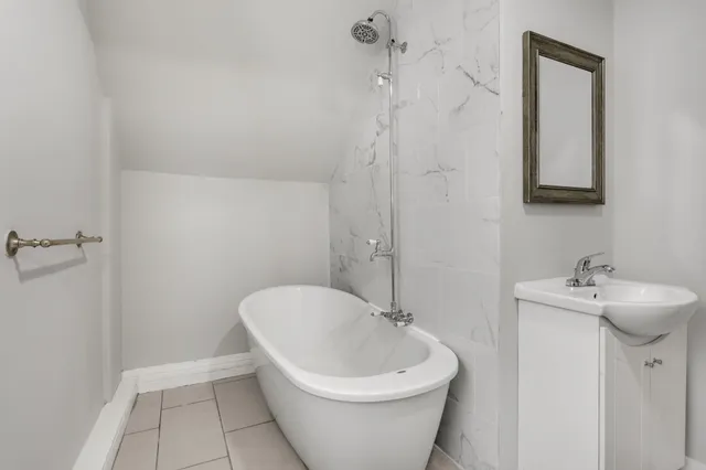 $279,900 | 2518 North Thomas Avenue, Minneapolis, MN 55411