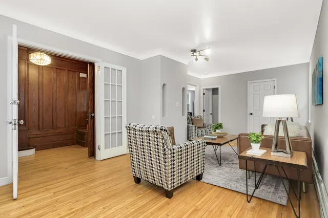 $279,900 | 2518 North Thomas Avenue, Minneapolis, MN 55411