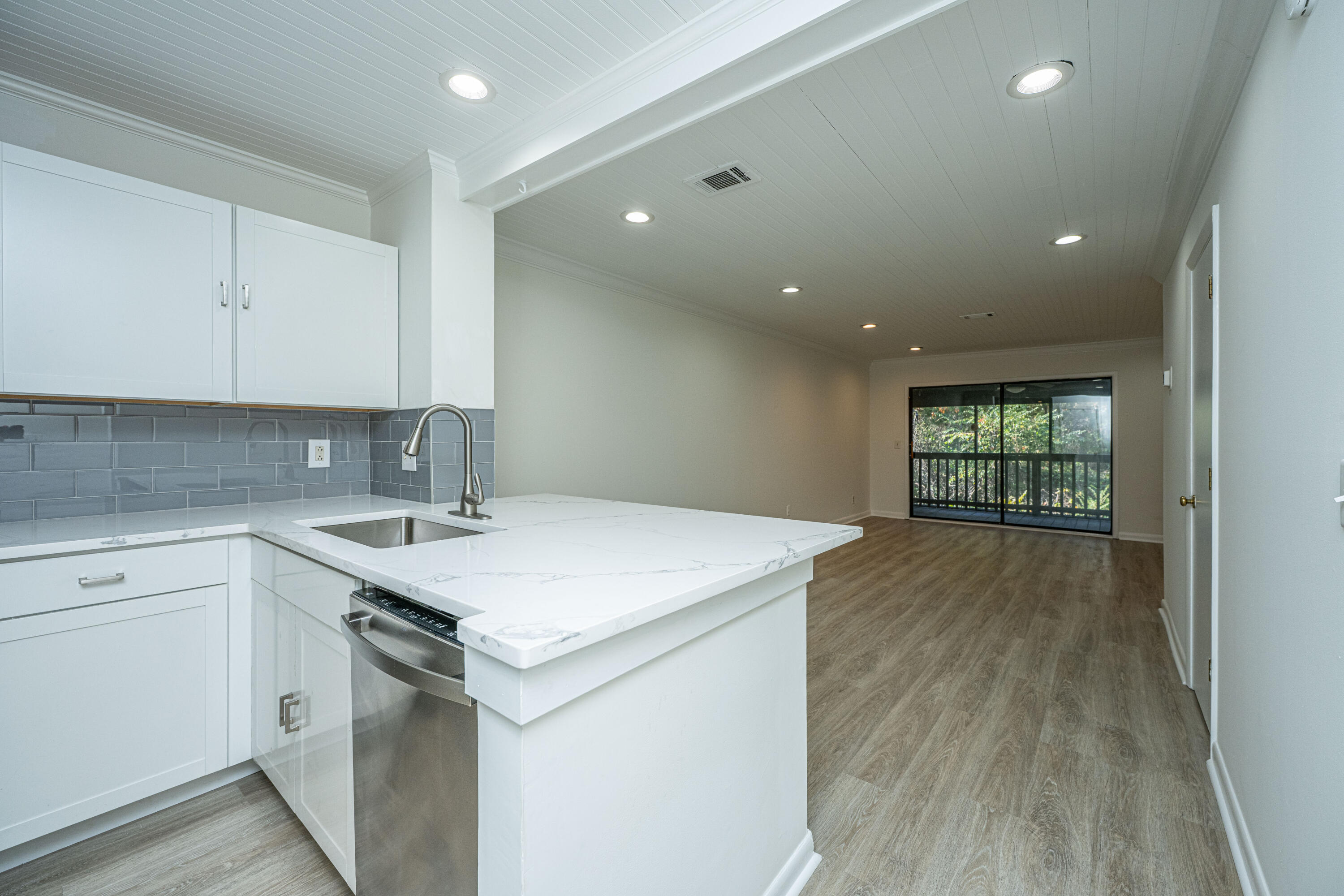 1530 Fort Johnson Road, Unit 1G James Island, SC 29412 - Photo 5 of 37 1530FortJohnsonRd.UnitG012