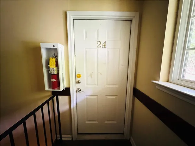 $98,000 | 195 Sycamore Drive, Unit C24, Athens, GA 30606