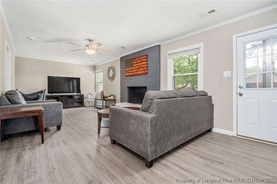 5329 Lakeview Road Hope Mills, NC 28348 - Photo 12 of 44 Gallery Image 12