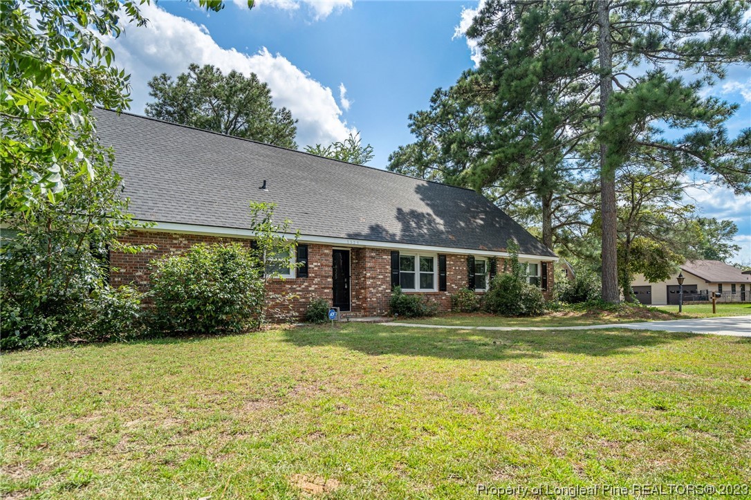 5329 Lakeview Road Hope Mills, NC 28348 - Photo 3 of 44 Gallery Image 3