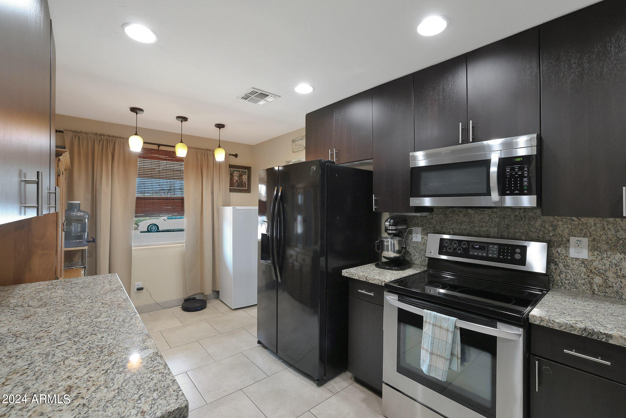 3228 East Granada Road Phoenix, AZ 85008 - Photo 6 of 18 Kitchen and breakfast nook
