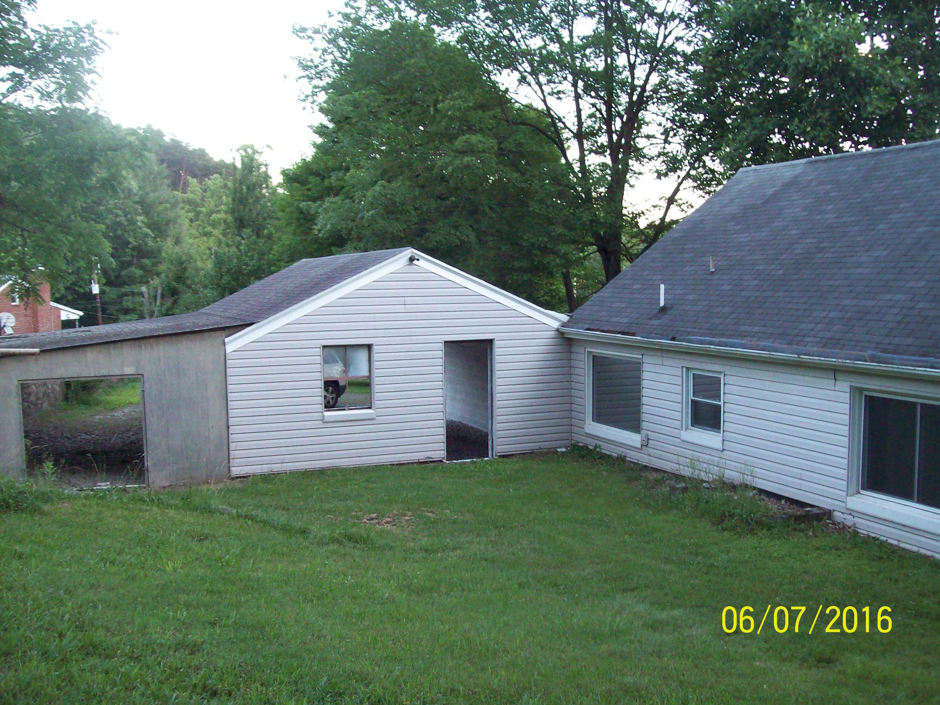 63 Spring Hollow Road Troutville, VA 24175 - Photo 26 of 29 102_2484