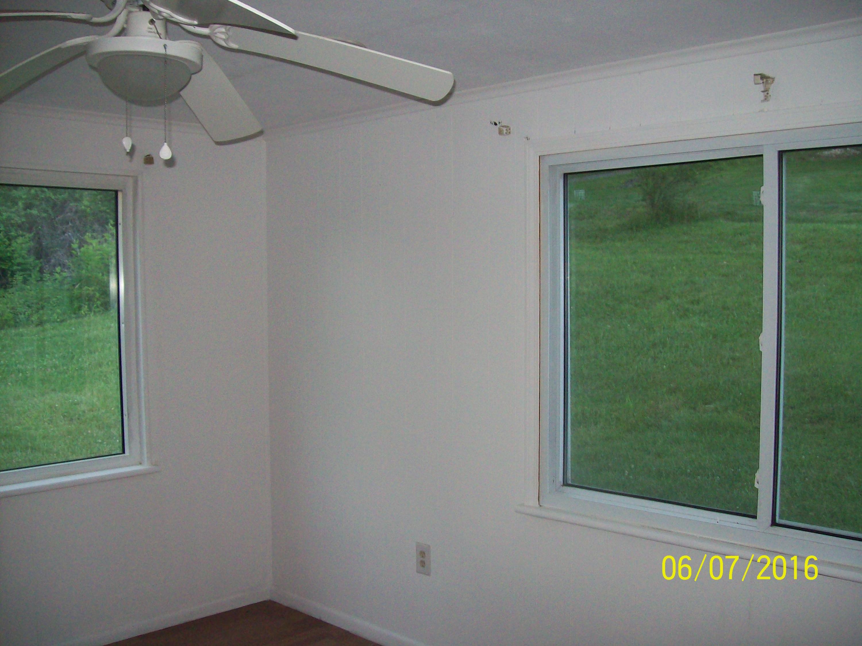 63 Spring Hollow Road Troutville, VA 24175 - Photo 8 of 29 102_2460