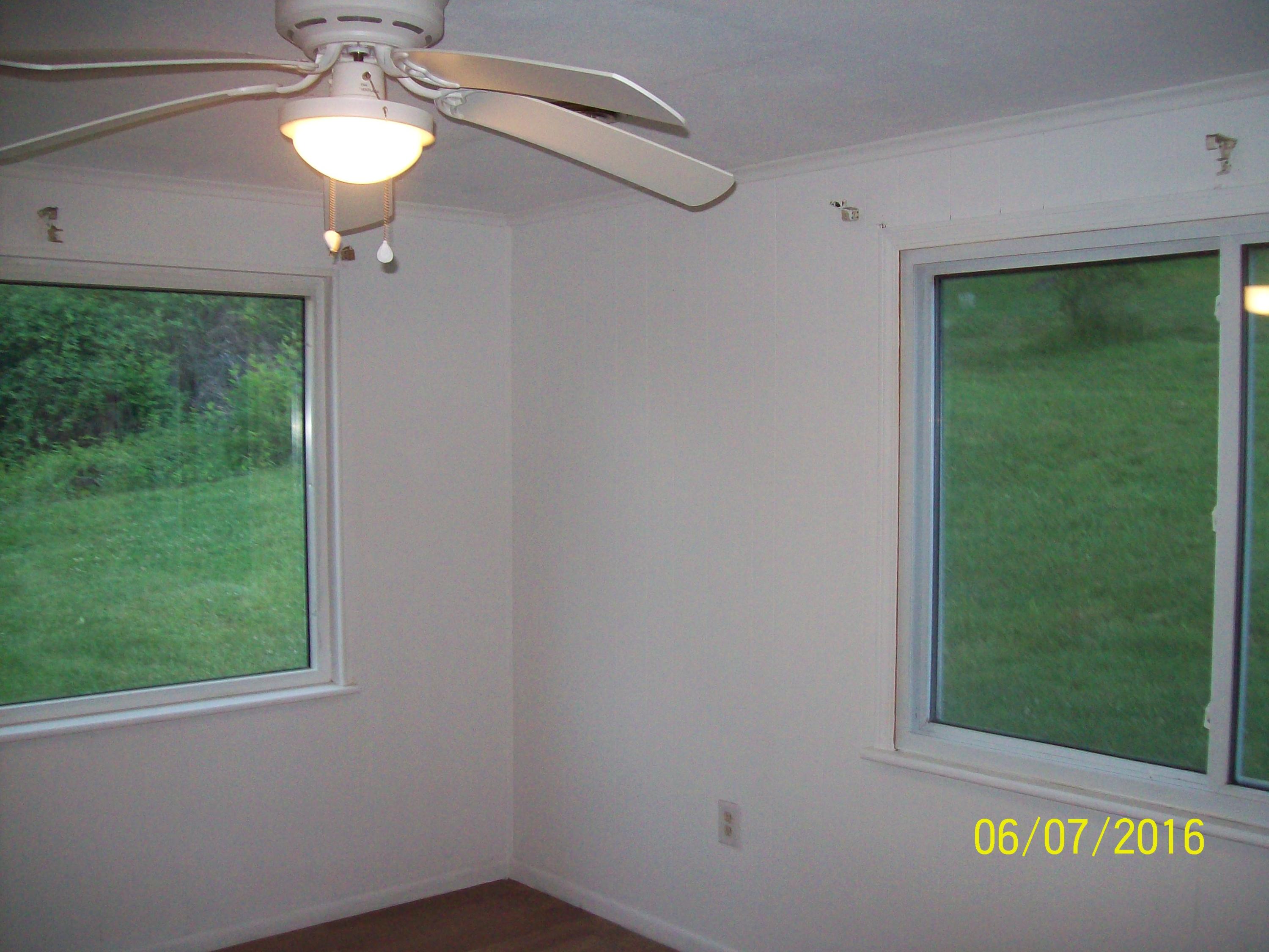 63 Spring Hollow Road Troutville, VA 24175 - Photo 10 of 29 102_2462