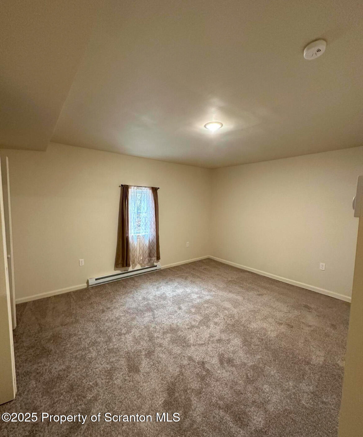 318 15th Avenue, Unit 3 Scranton, PA 18504 - Photo 8 of 14 IMG_7512