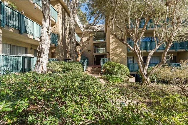 $399,999 | 576 North Bellflower Boulevard, Unit 233, Long Beach, CA 90814