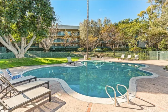 $399,999 | 576 North Bellflower Boulevard, Unit 233, Long Beach, CA 90814