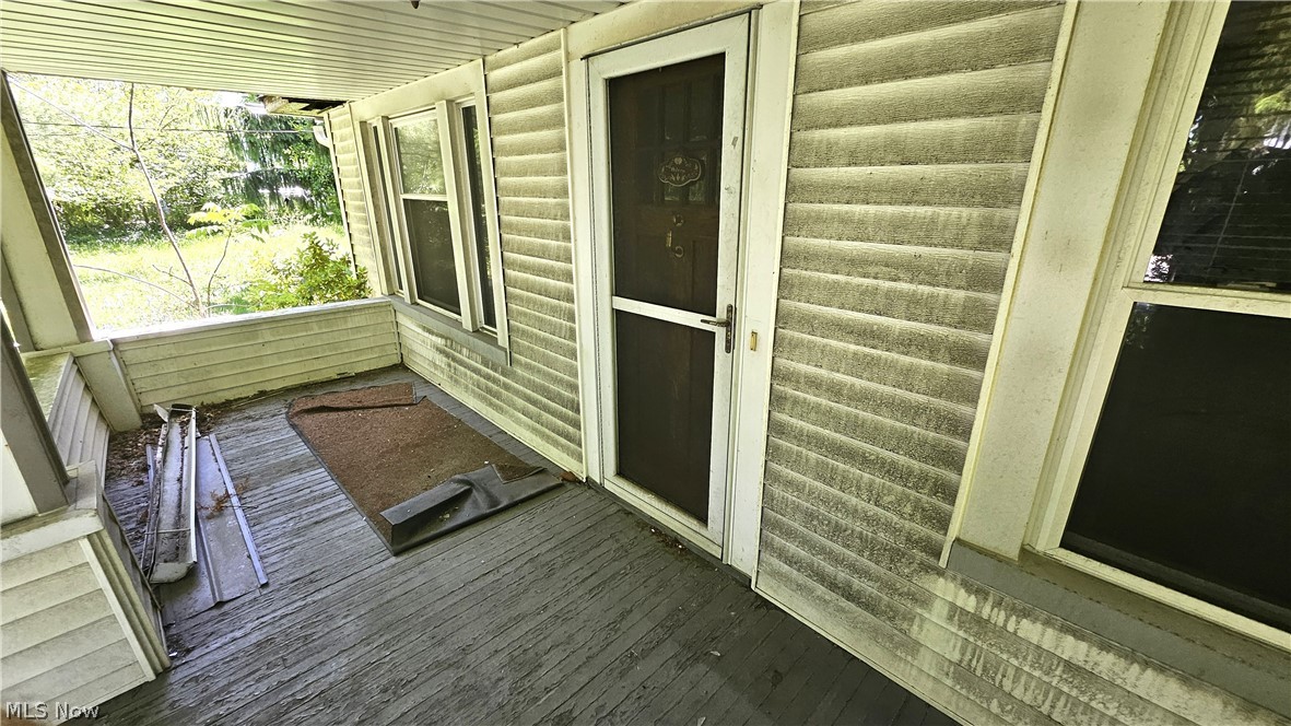 14522 Granger Road Maple Heights, OH 44137 - Photo 4 of 31