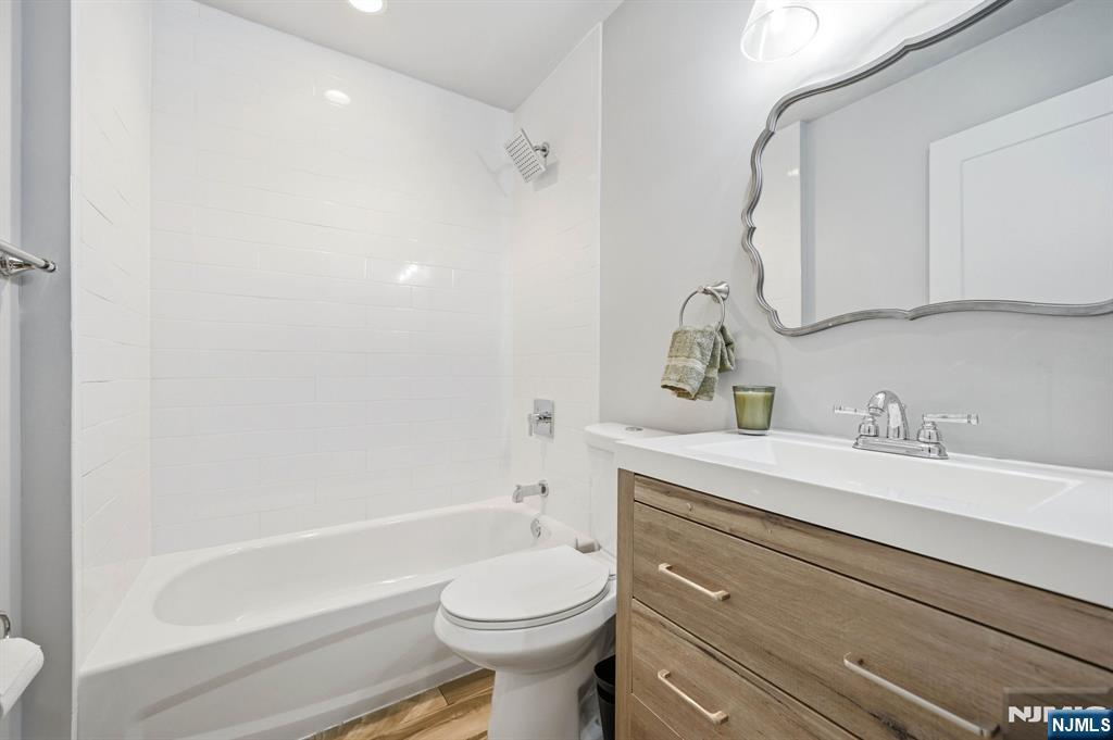 226 Church Lane Wayne, NJ 07470 - Photo 17 of 29 Gallery Image 17