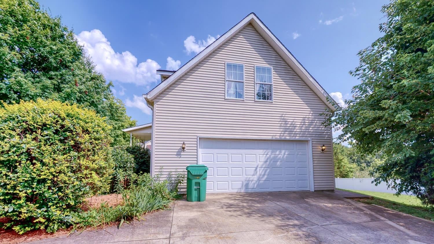 1246 Marigold Road Bloomington, IN 47401 - Photo 3 of 34 Gallery Image 3