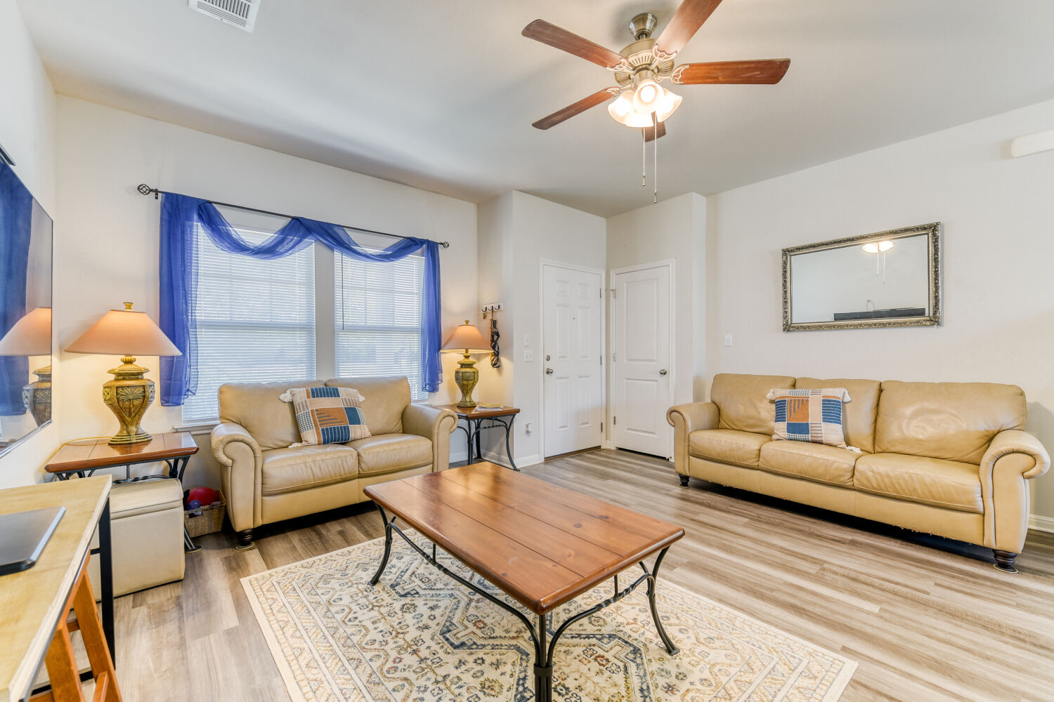 2812 Seneca Path Leander, TX 78641 - Photo 6 of 27 Living area