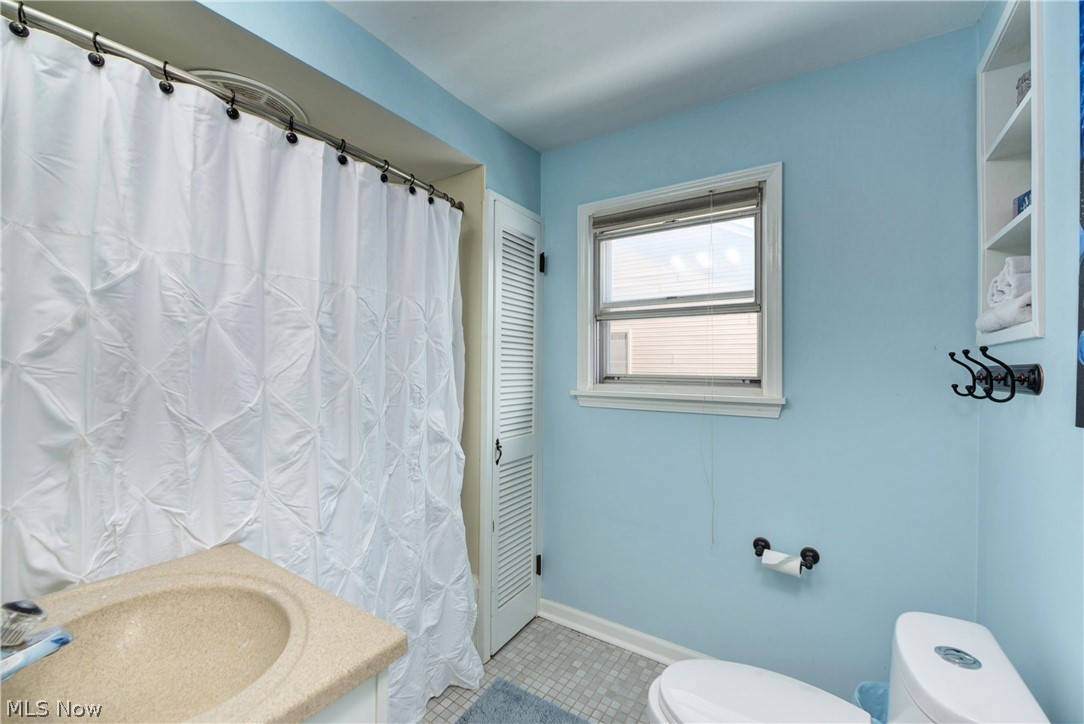24224 Russell Road Bay Village, OH 44140 - Photo 14 of 34