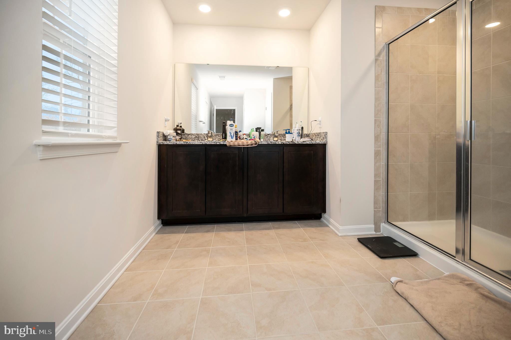 36 Pinewood Road Fredericksburg, VA 22405 - Photo 10 of 21 owners bathroom