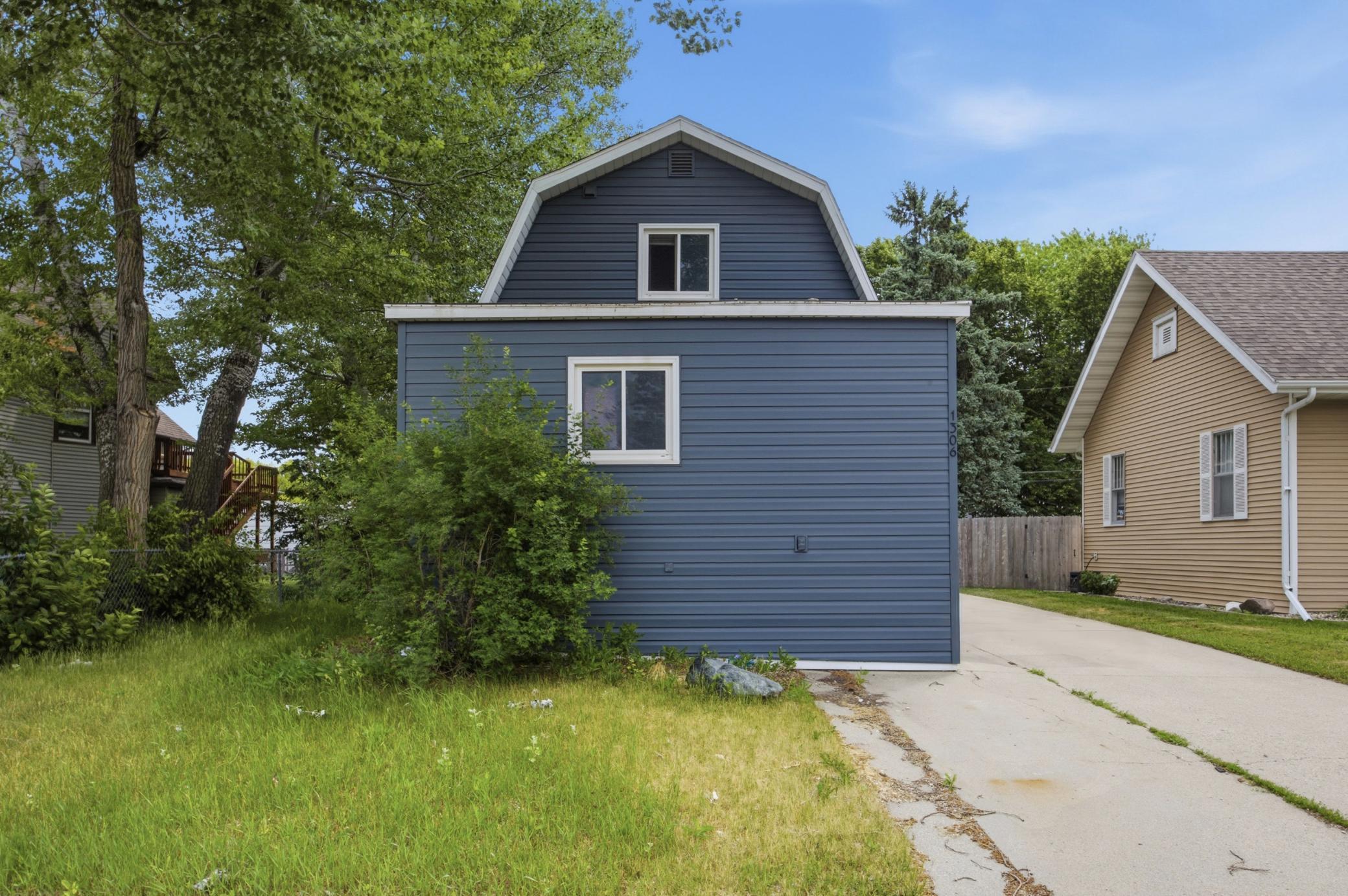 1306 18th Street South Fargo, ND 58103 - Photo 2 of 26