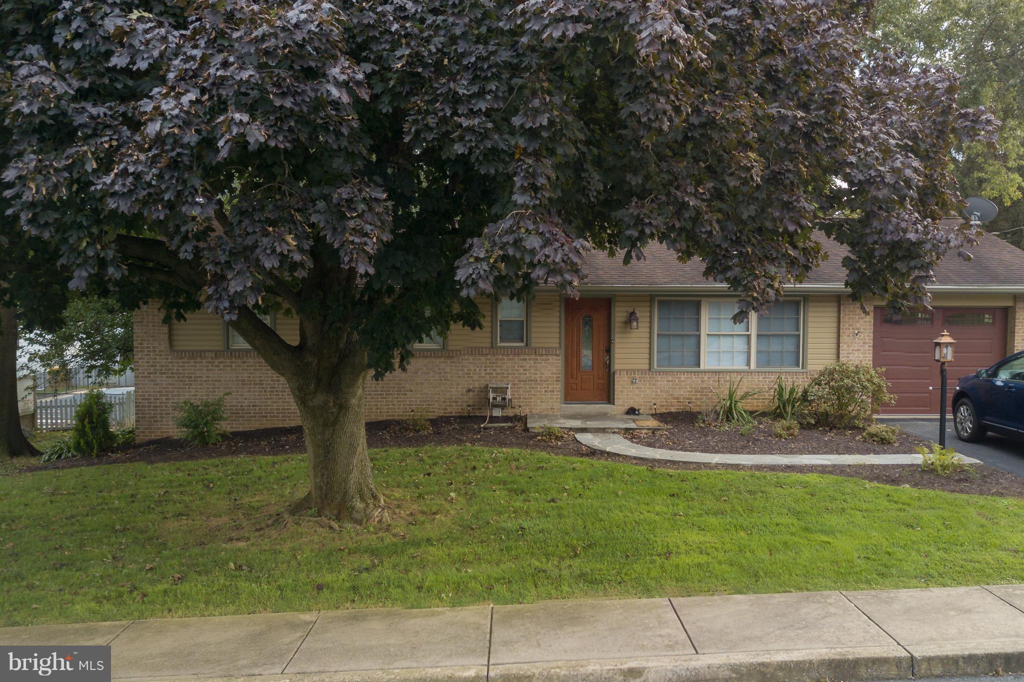 41 Miller Road Akron, PA 17501 - Photo 3 of 34