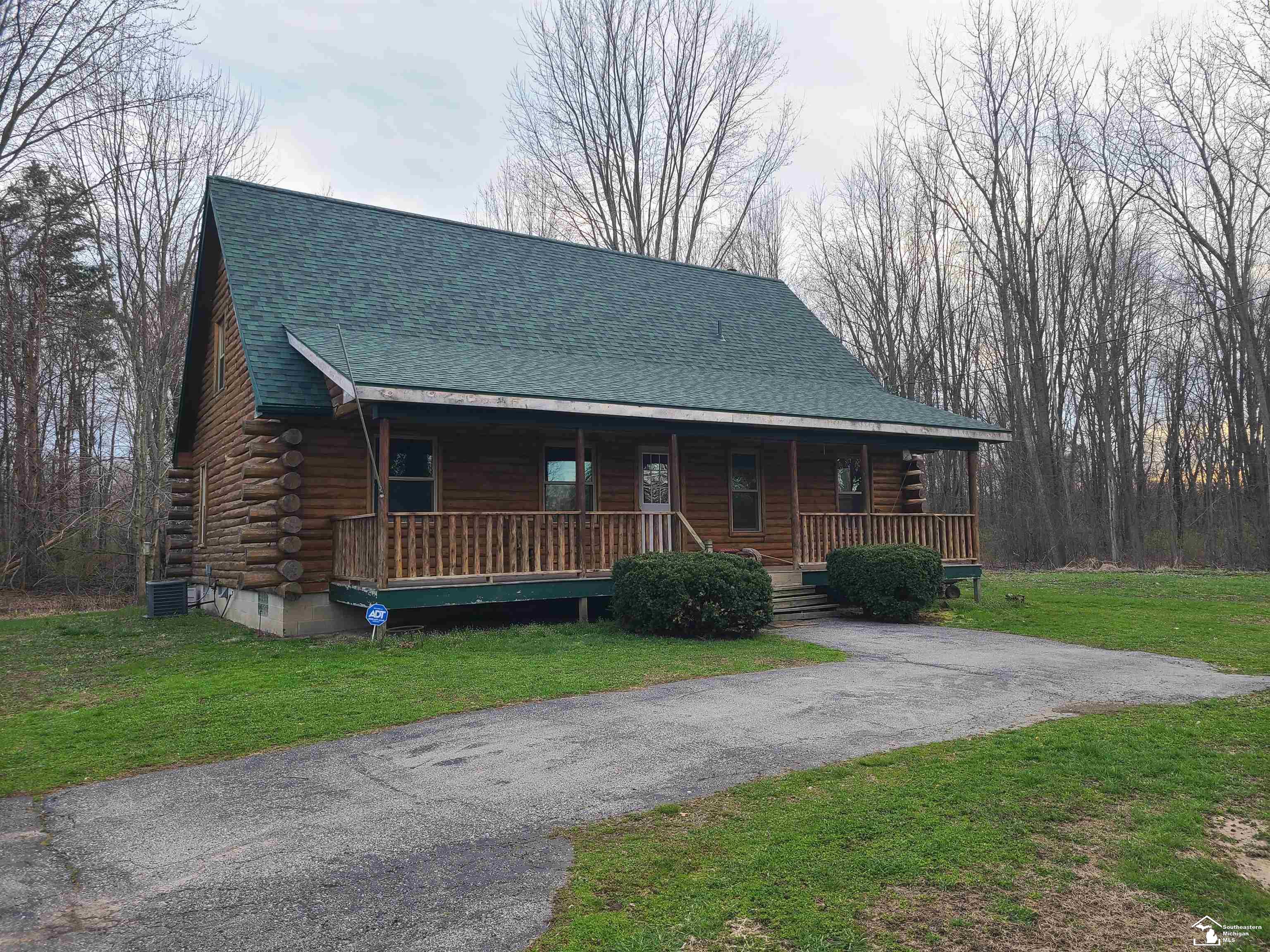 11581 Dixon Road Monroe, MI 48161 - Photo 3 of 41