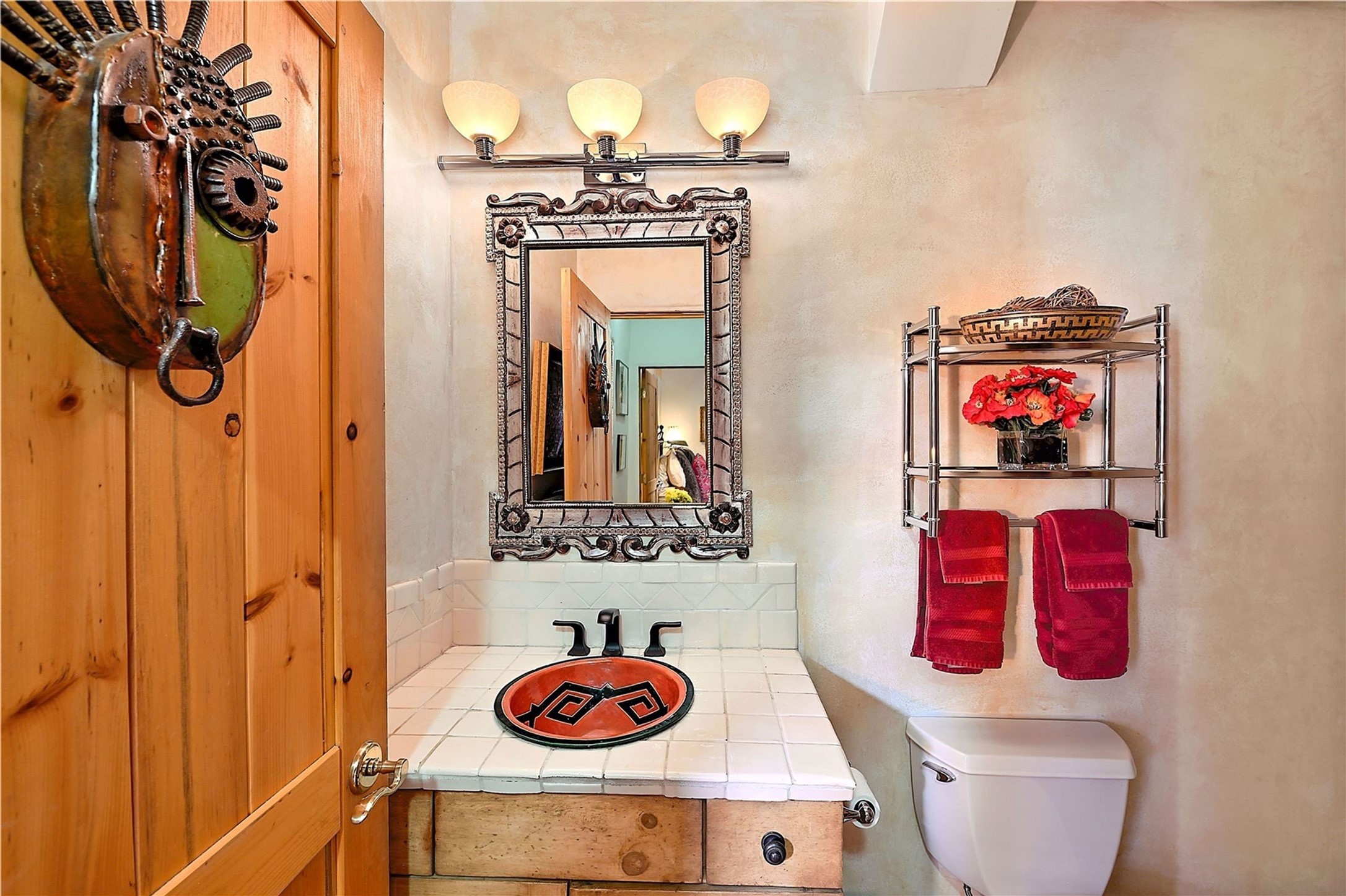 227 Rodriguez Street Santa Fe, NM 87501 - Photo 28 of 39 Full bathroom on main level