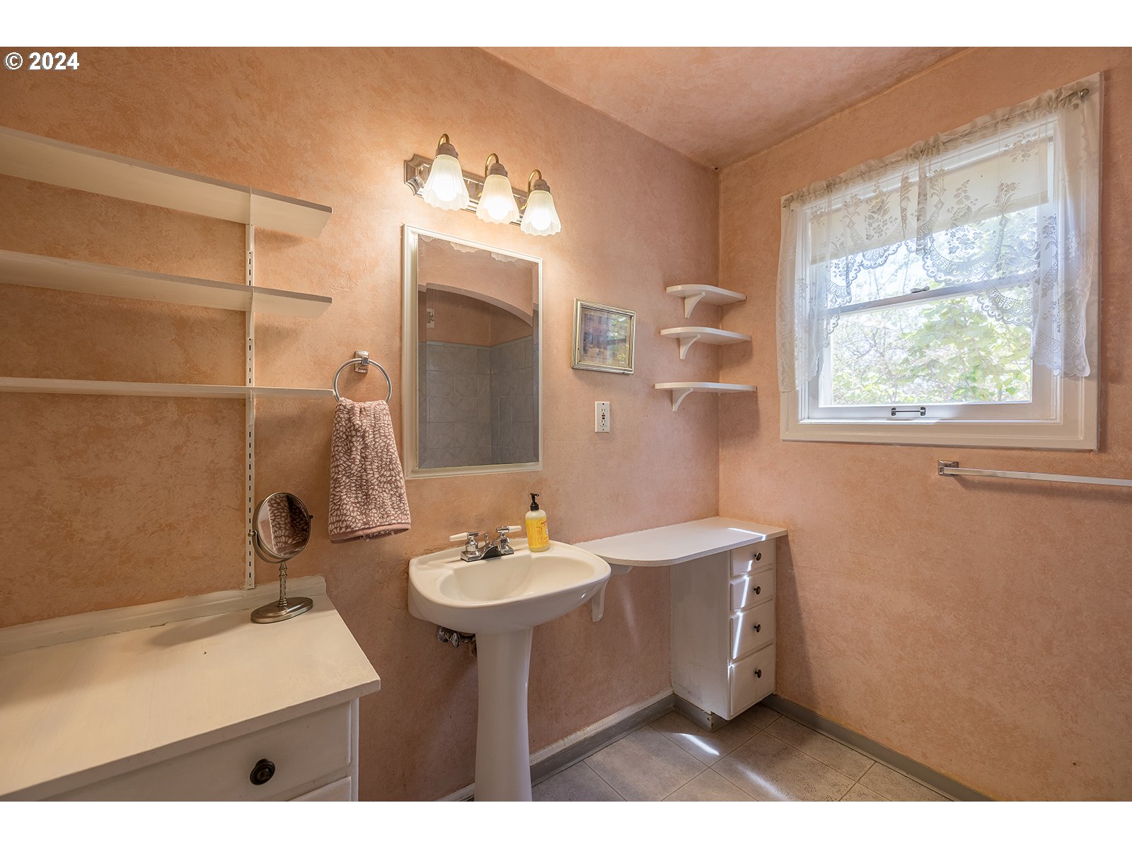 895 Filbert Lane Springfield, OR 97478 - Photo 17 of 34