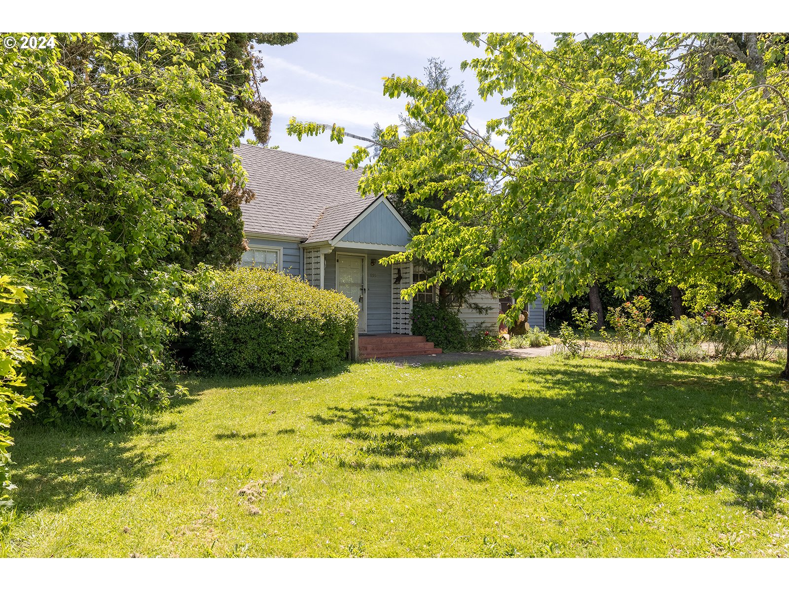 895 Filbert Lane Springfield, OR 97478 - Photo 2 of 34