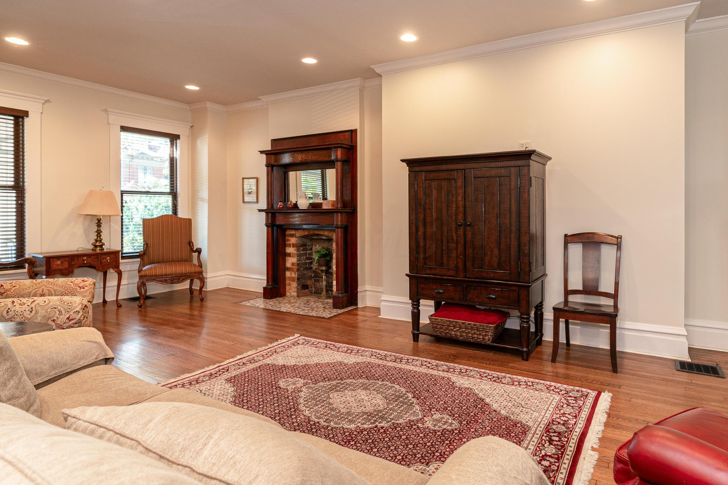 856 Neil Avenue Columbus, OH 43215 - Photo 4 of 42 Great Room