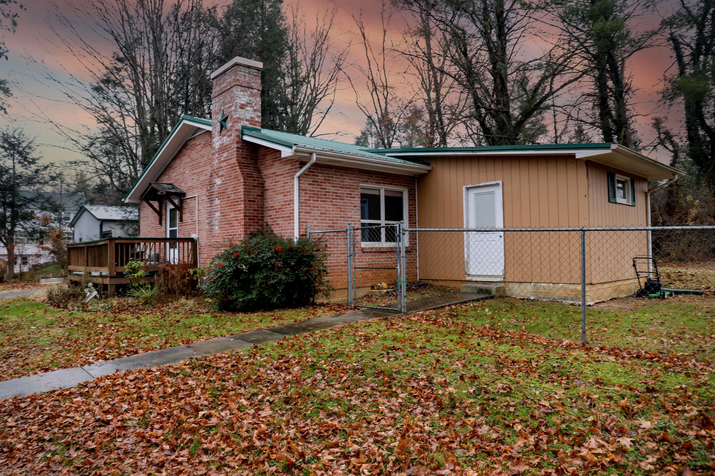 445 Crossway Road Bristol, VA 24201 - Photo 7 of 18 8