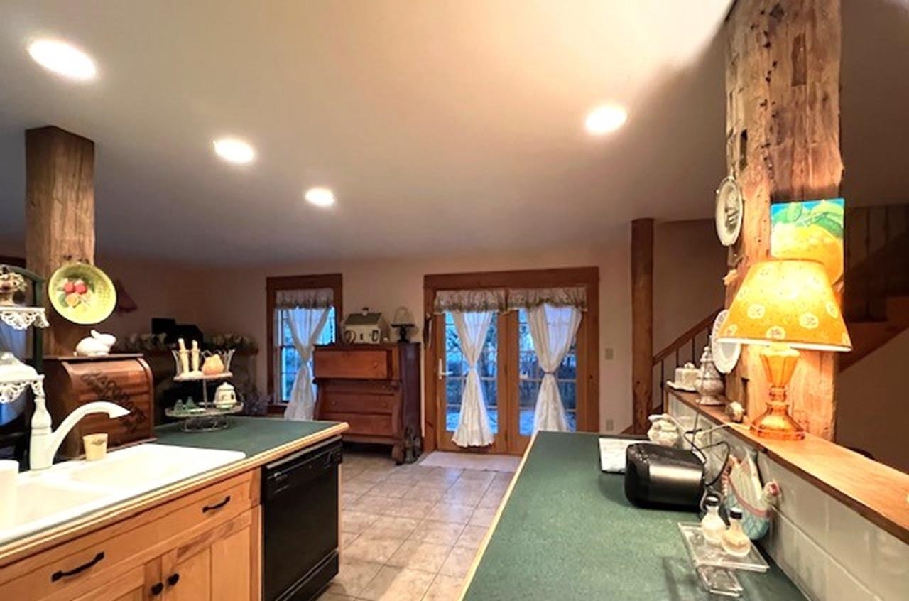 9 Templeton Turnpike Fitzwilliam, NH 03447 - Photo 8 of 60