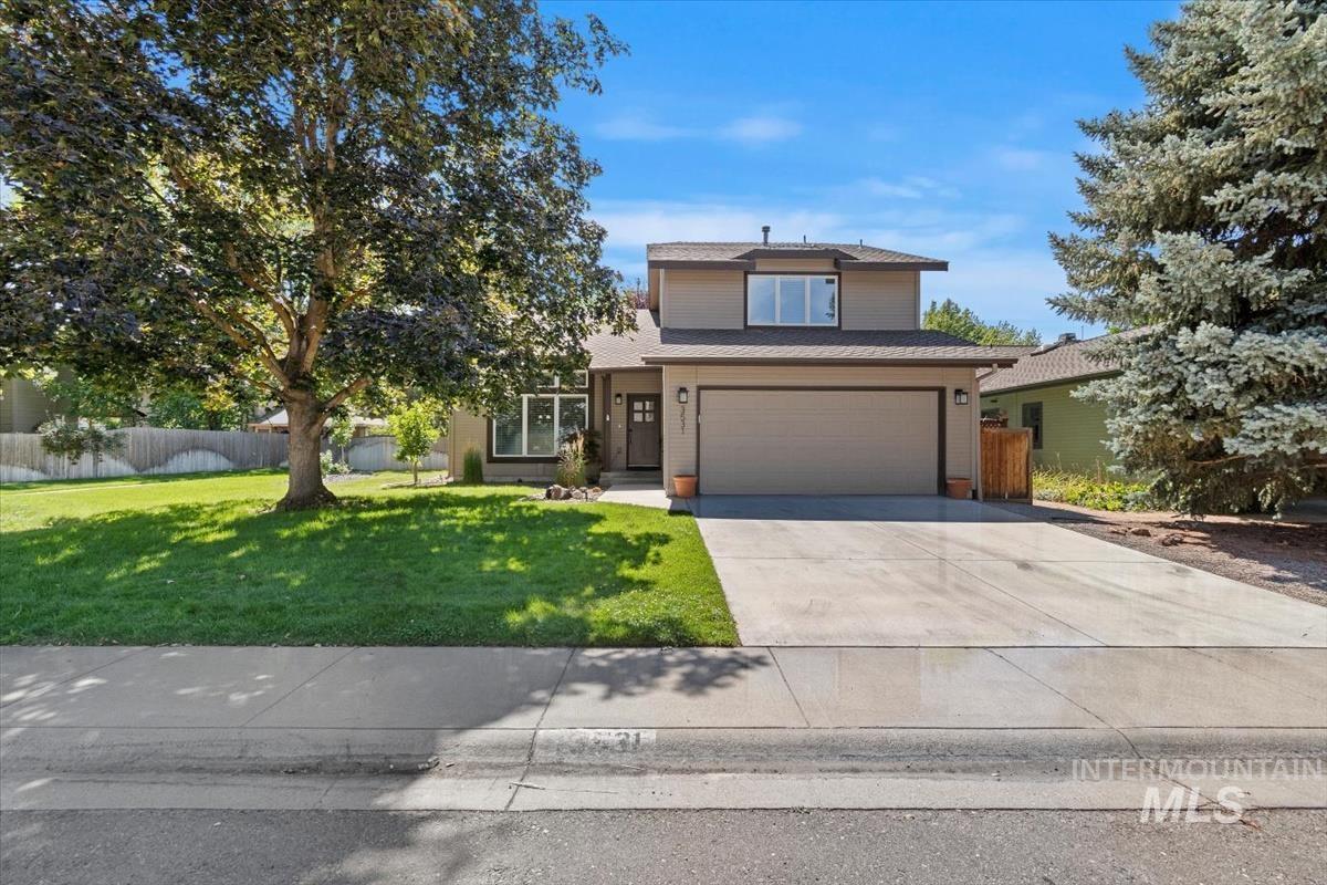 3531 South Crosspoint Avenue Boise, ID 83706 - Photo 1 of 1 Traditional-style home with concrete driveway and a garage