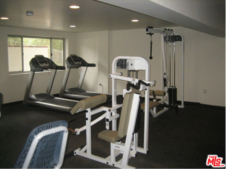 3111 4th Street, Unit 215 Santa Monica, CA 90405 - Photo 10 of 12 a view of a room with gym equipment