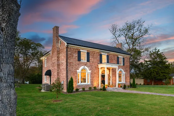$1,320,000 | 814 Hartsville Pike, Gallatin, TN 37066