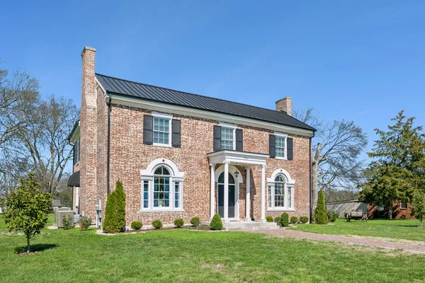 $1,320,000 | 814 Hartsville Pike, Gallatin, TN 37066