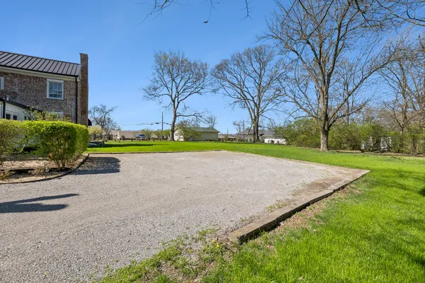 $1,320,000 | 814 Hartsville Pike, Gallatin, TN 37066