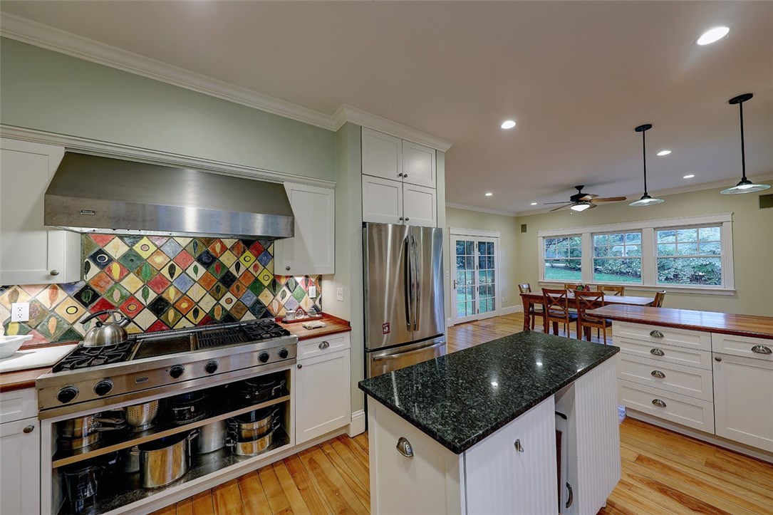 83 Rumstick Road Barrington, RI 02806 - Photo 9 of 28 Gas Cooktop for the Discerning Cook