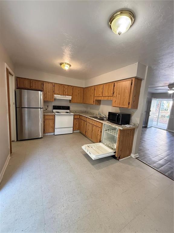615 Southwest 11 Lane, Unit D Gainesville, FL 32601 - Photo 6 of 13