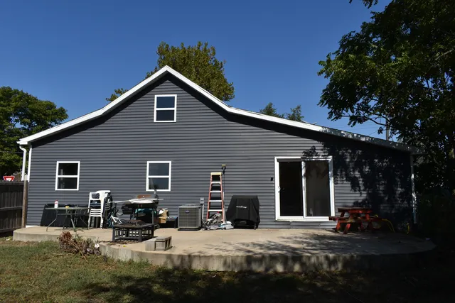 $100,000 | 201 South Maple Street, El Paso, IL 61738