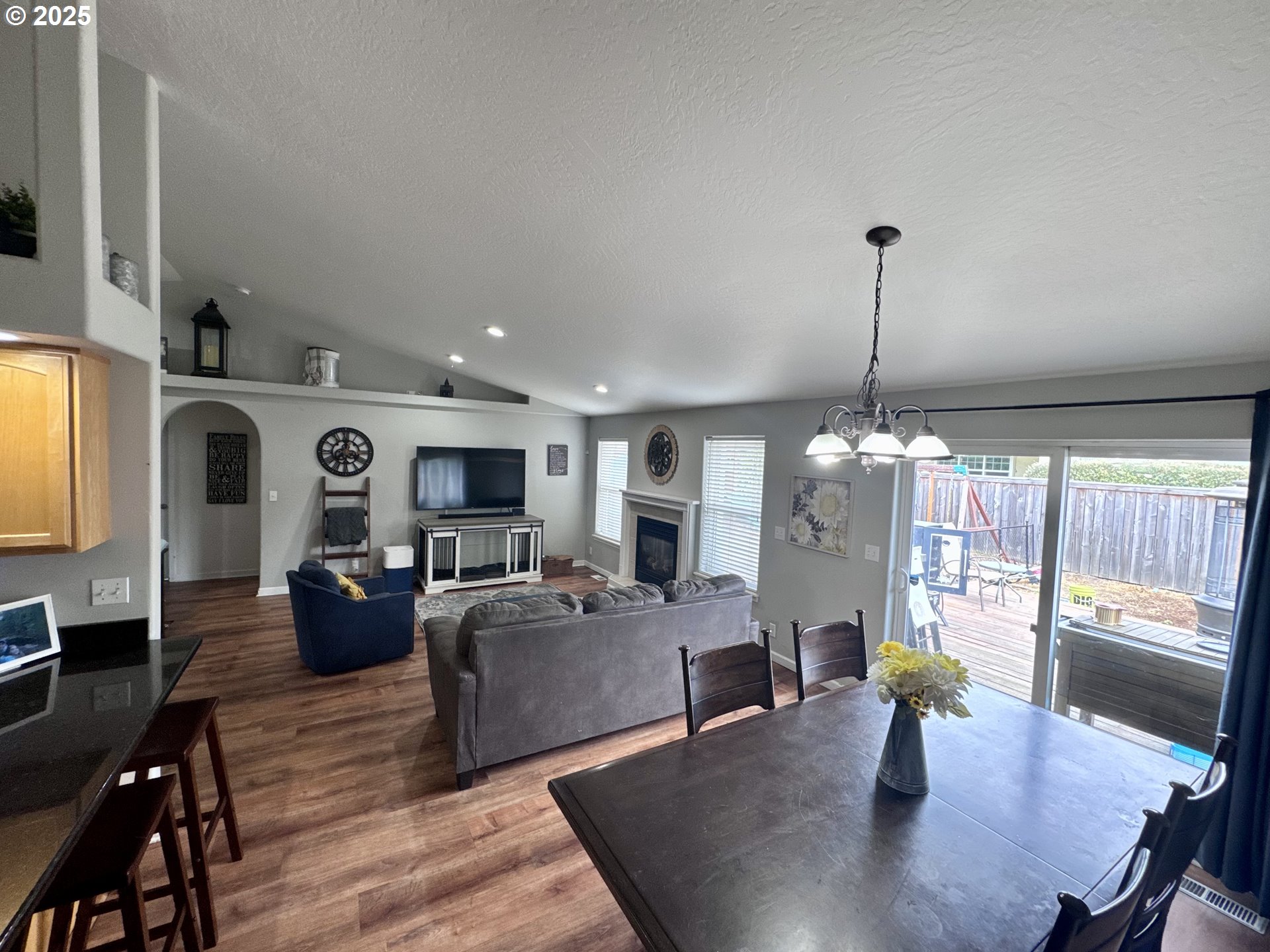 141 Cortland Lane Eugene, OR 97404 - Photo 4 of 22